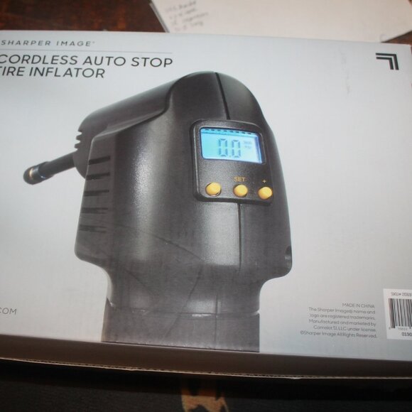 $119.99 New Cordless Auto Stop Tire Inflator by Sharper Image - Picture 4 of 5